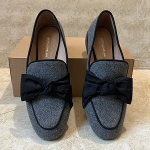 Womens - Antonio Melani Flats - Size 6M